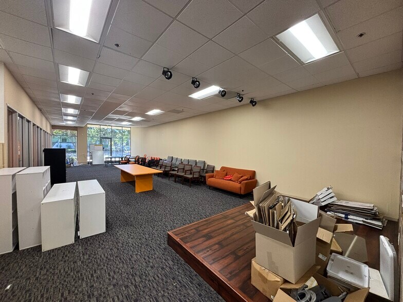 More Photos Of 415-423 E Hamilton Ave, Campbell Freestanding For Lease