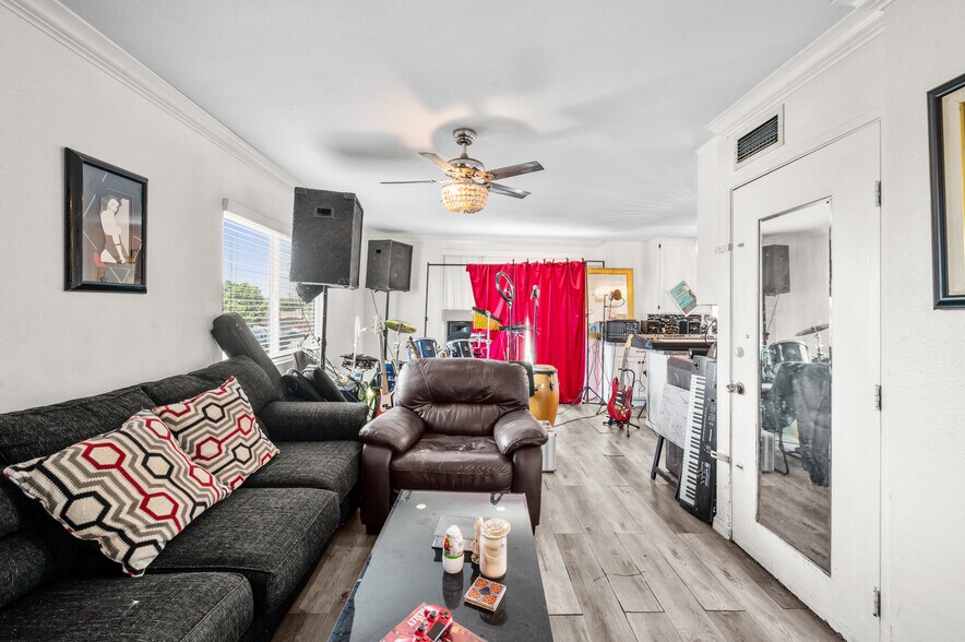 More Photos Of 2517 W Beverly Blvd, Montebello Storefront Retail Residential For Sale