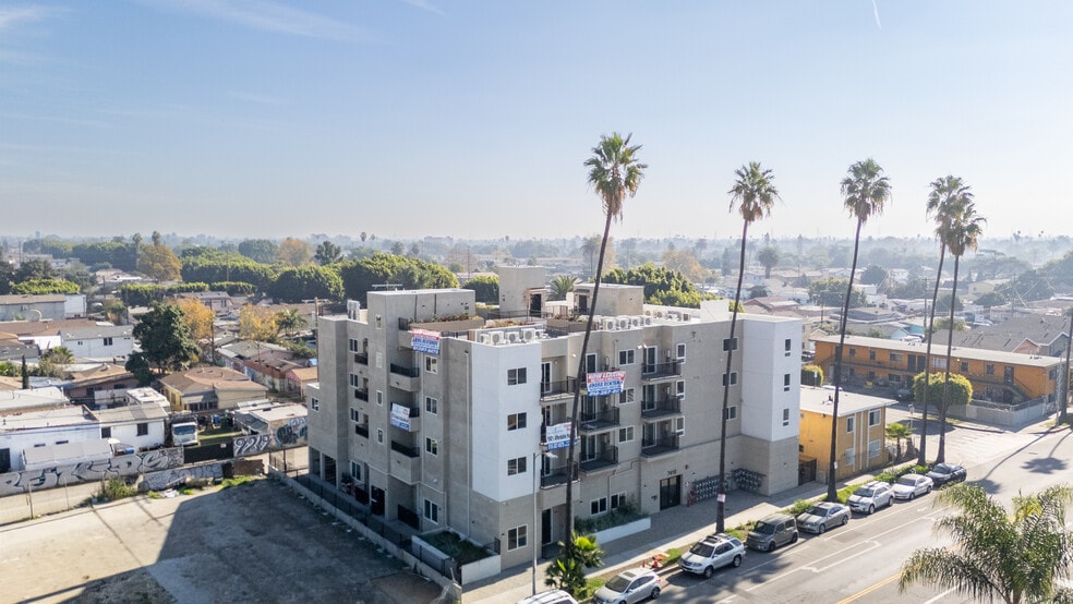More Photos Of 7410 Avalon Blvd, Los Angeles Apartments For Sale