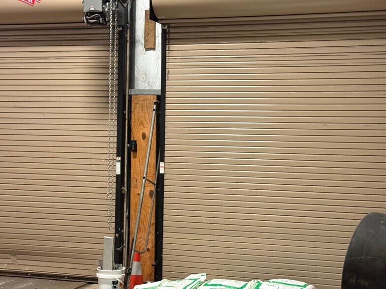 More Photos Of 479 Ferguson Rd, Dunbar Refrigeration Cold Storage For Sale