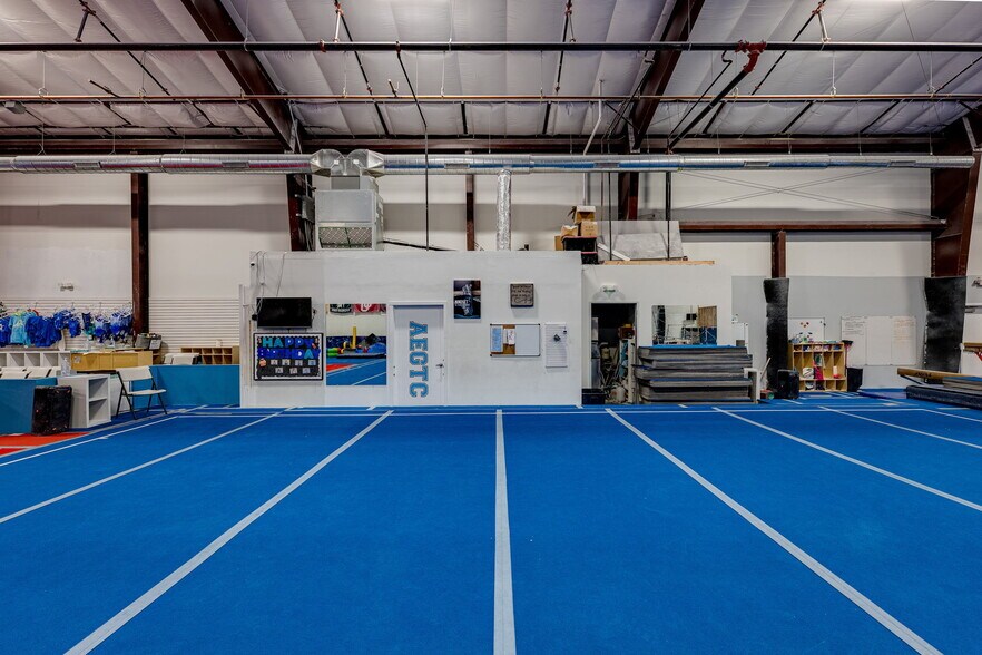 More Photos Of 2105 Ranch Road 620 S, Lakeway Freestanding For Lease