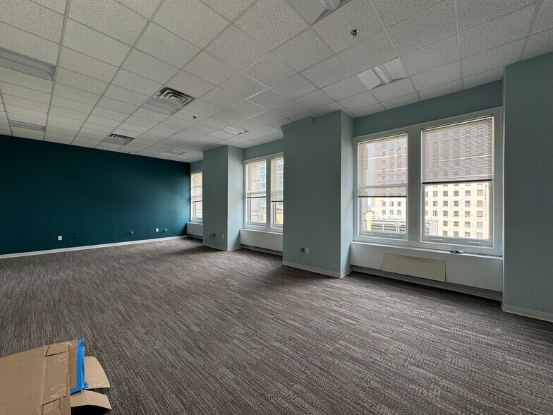 More Photos Of 100 S Broad St, Philadelphia Office For Lease