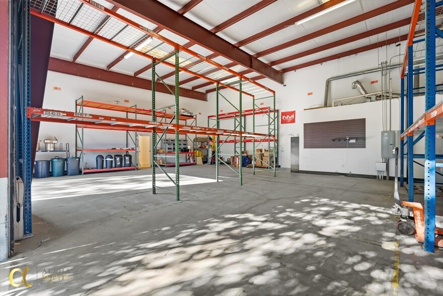 More Photos Of 201 Specialty Pt, Sanford Showroom For Lease