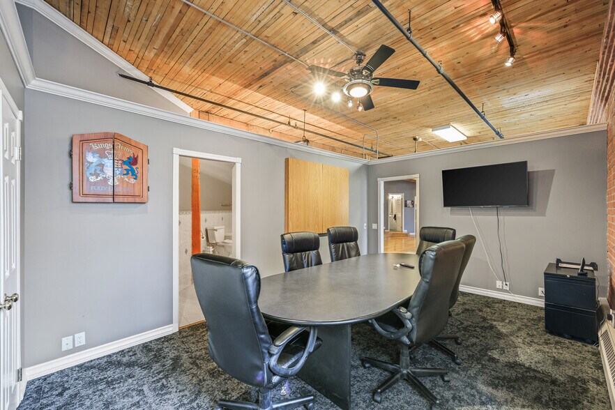 More Photos Of 535 10th Ave SW, Calgary Apartments For Sale