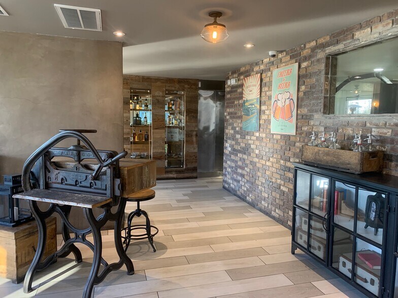 More Photos Of 18380-18450 Brookhurst St, Fountain Valley Storefront Retail Office For Lease