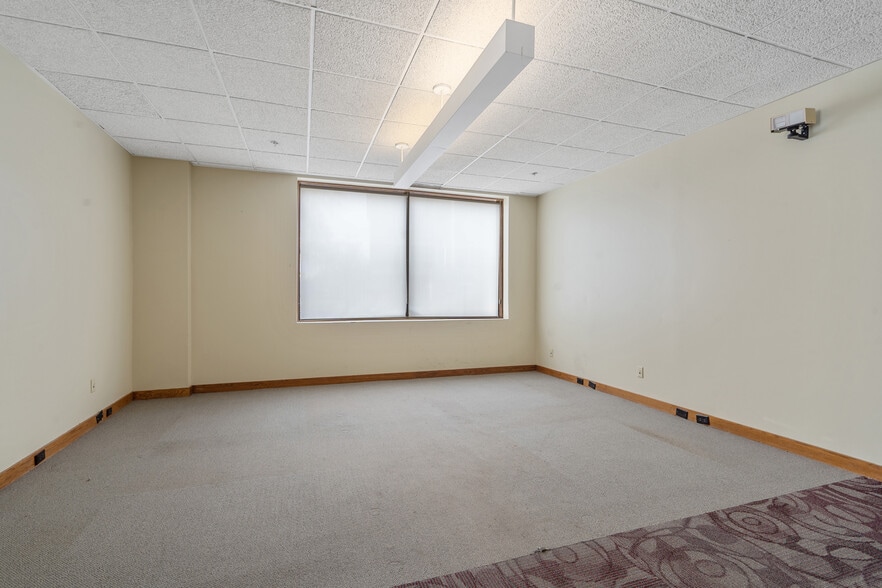 More Photos Of 344 W Genesee St, Syracuse Loft Creative Space For Lease