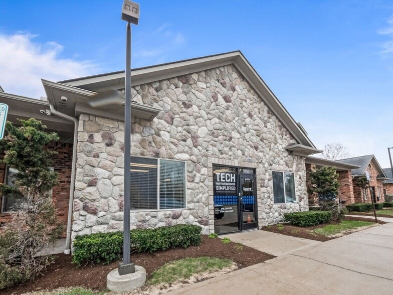 More Photos Of 38765-38795 Mound Rd, Sterling Heights Medical For Lease