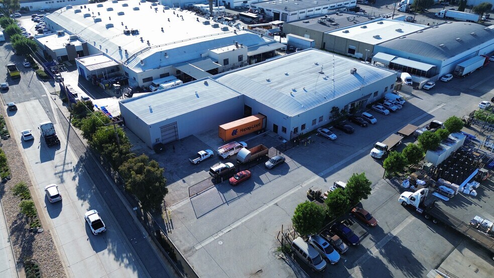 Primary Photo Of 7711 S Paramount Blvd, Pico Rivera Manufacturing For Sale