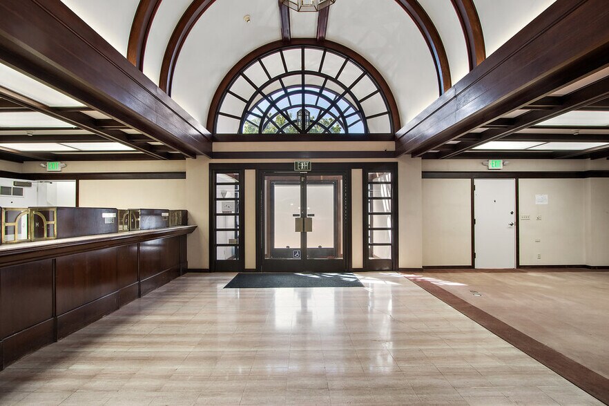 More Photos Of 601 Ferry St, Martinez Bank For Lease