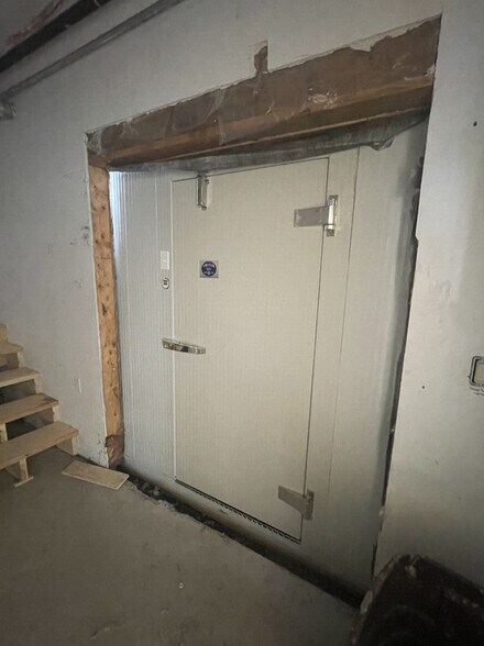 More Photos Of 6014 Main St, Tannersville Storefront Retail Office For Lease