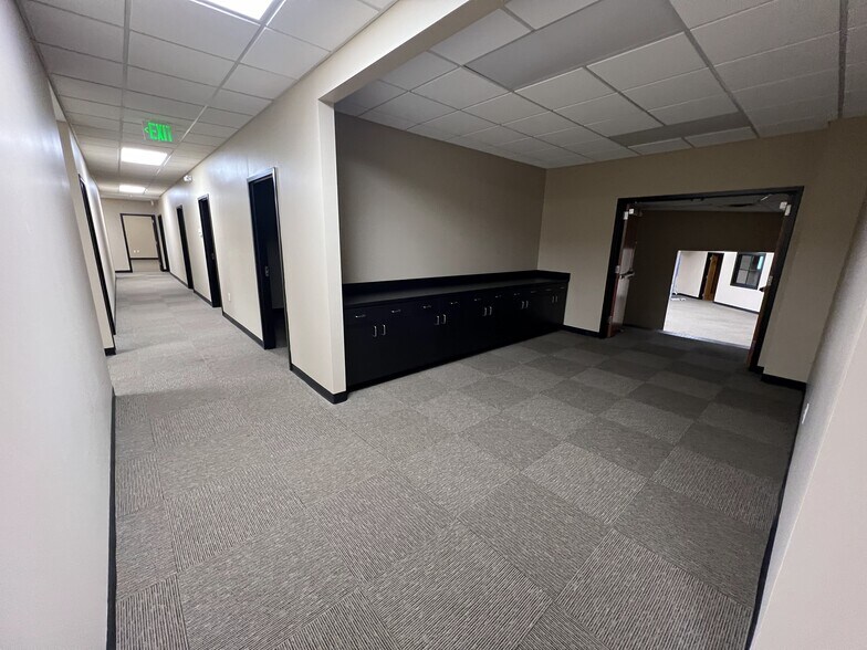 More Photos Of 165-181 Cahaba Valley Pky, Pelham Office For Lease