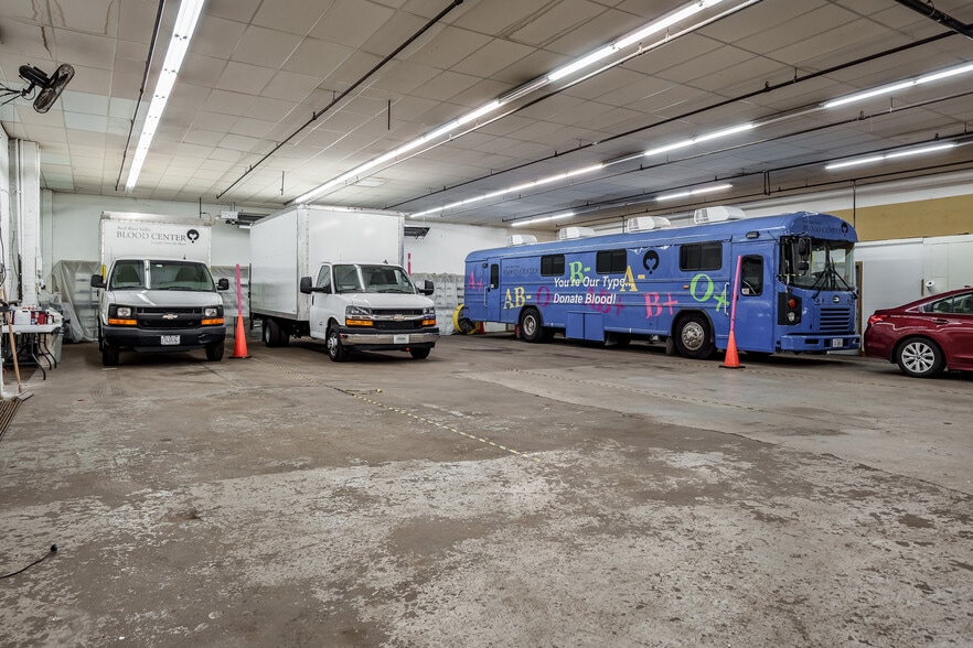 More Photos Of 727 1st Ave, Rockford Industrial For Sale