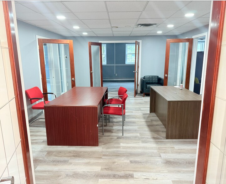 More Photos Of 80 E Old Country Rd, Mineola Office For Lease