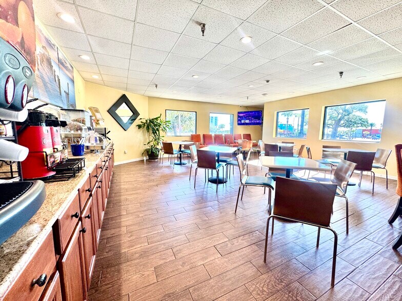 More Photos Of 1768 Beach Blvd, Biloxi Hotel For Sale
