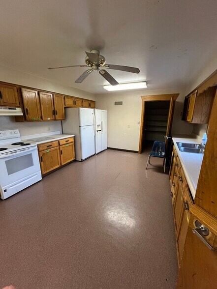 More Photos Of 28143 Ladybug Dr, Marshall Office For Sale