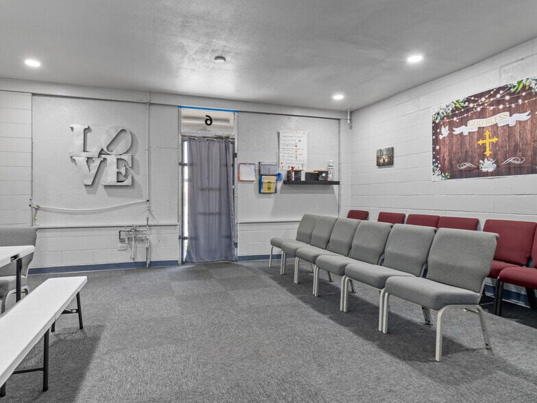 More Photos Of 15-37 Strong St, Brighton Freestanding For Sale