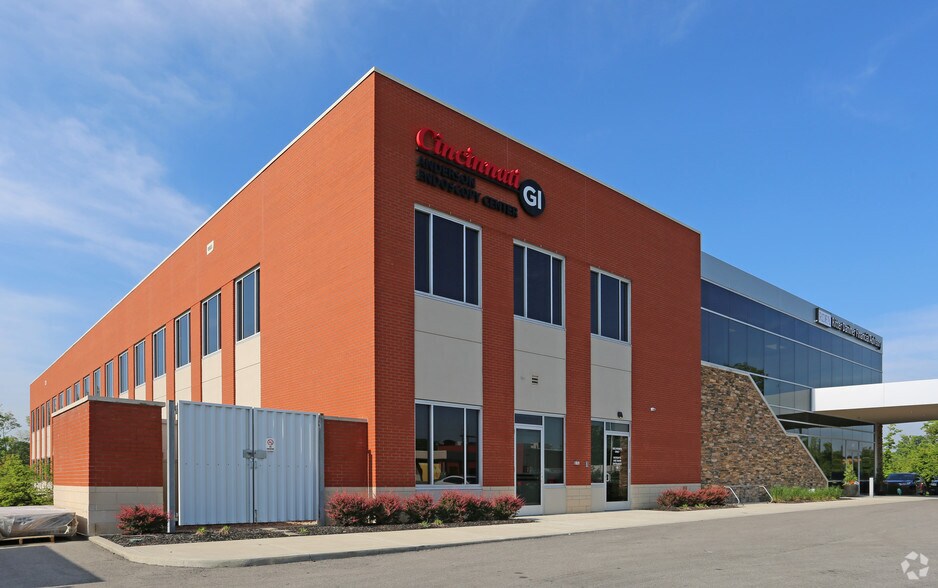 Primary Photo Of 7661 Beechmont Ave, Cincinnati Medical For Lease