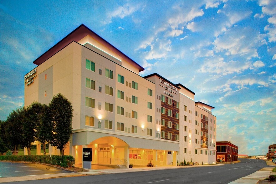 Primary Photo Of 415 7th St, Parkersburg Hotel For Sale