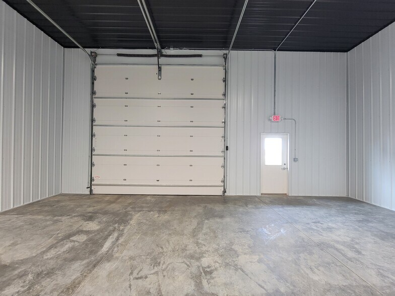 More Photos Of 308 N Heritage Rd, Brandon Warehouse For Sale