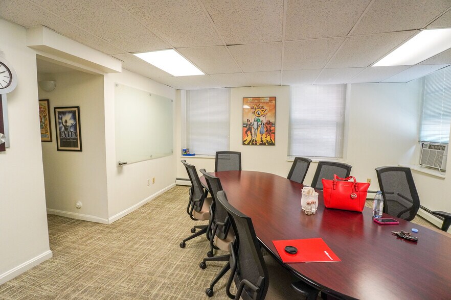 More Photos Of 2404 Auburn Ave, Cincinnati Apartments For Sale