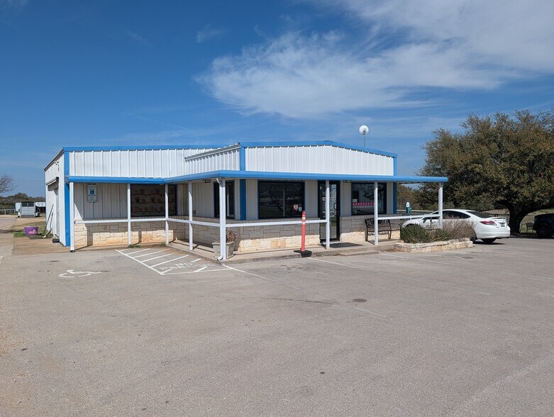 Primary Photo Of 843 Sundown Dr, Woodway Industrial For Lease