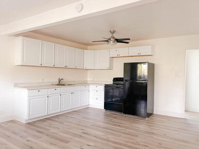 More Photos Of 2652 21st Ave, Sacramento Apartments For Sale