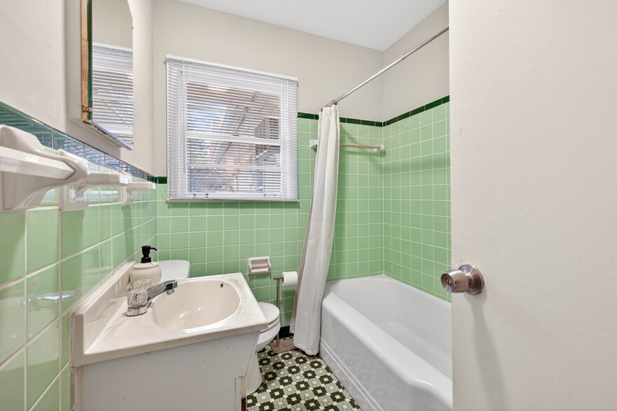 More Photos Of 1393 Church St, Decatur Office Residential For Sale