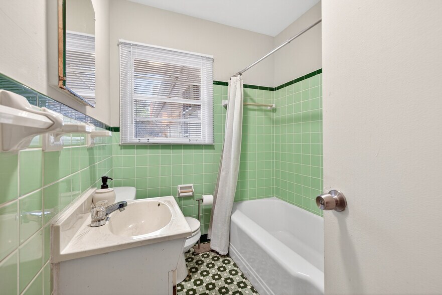 More Photos Of 1393 Church St, Decatur Office Residential For Sale