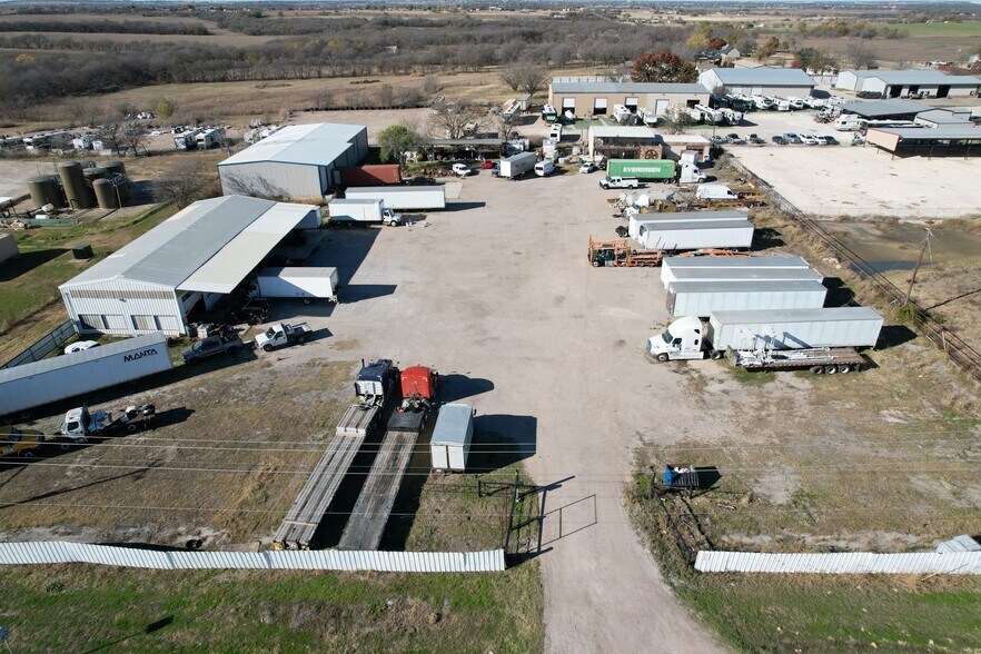 More Photos Of 9701 E Highway 67, Alvarado Service For Sale