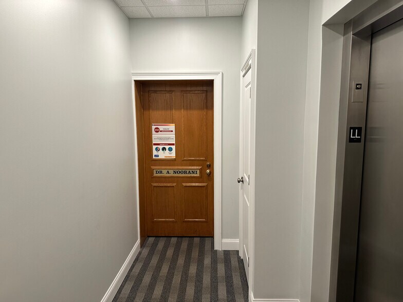 More Photos Of 1004 Princetown Rd, Schenectady Office For Lease