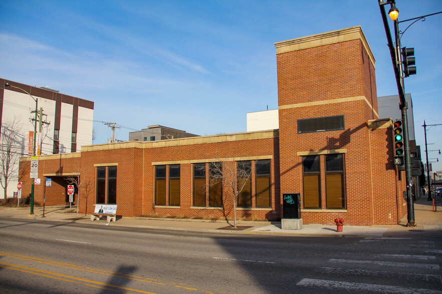 Primary Photo Of 1554 W North Ave, Chicago Bank For Lease