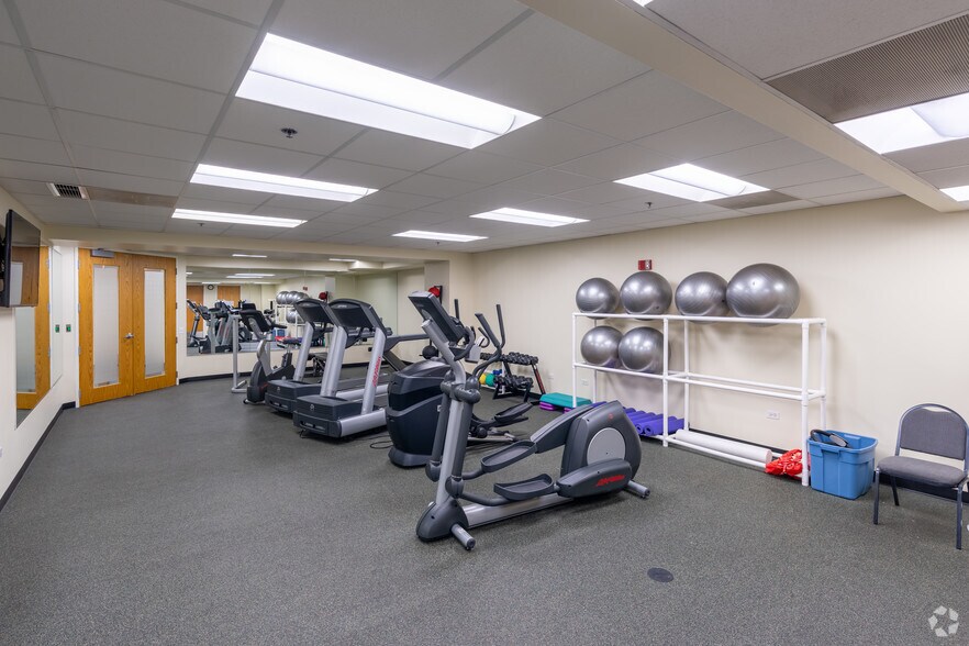 More Photos Of 1650 Lake Cook Rd, Deerfield Office For Lease