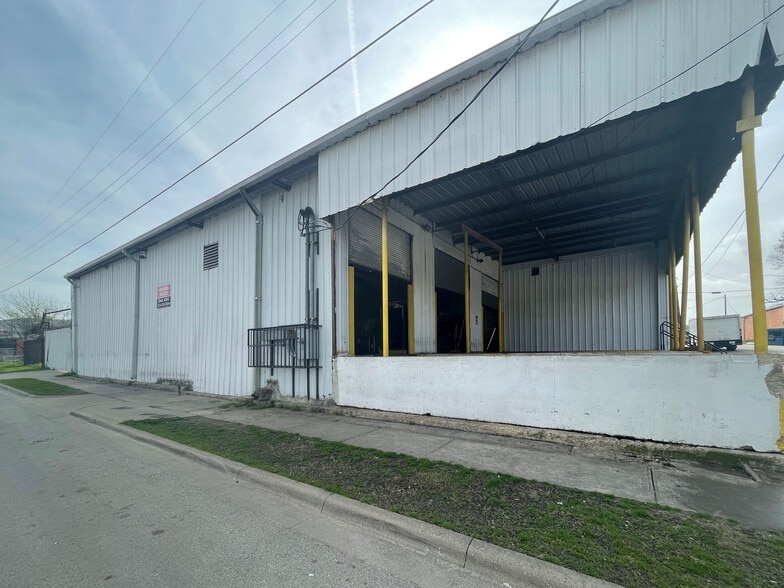 More Photos Of 1702-1704 Orleans St, Dallas Flex For Lease