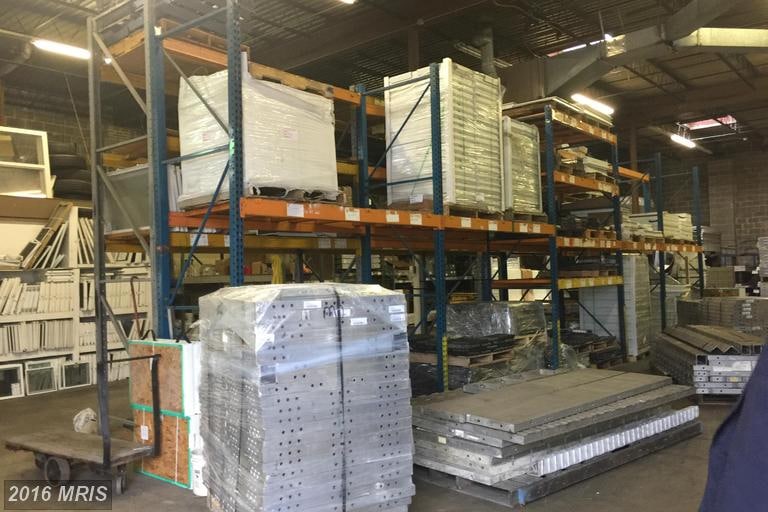 More Photos Of 5200-5300 Minnick Rd, Laurel Light Distribution For Lease