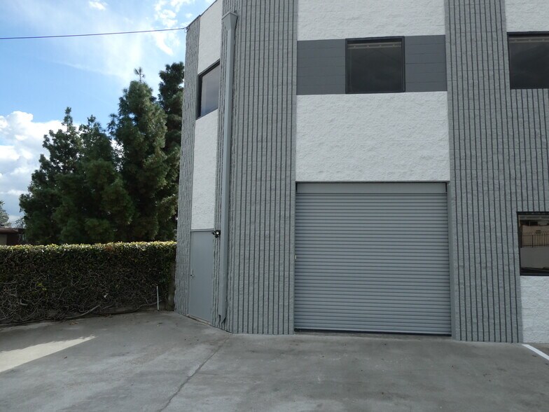 More Photos Of 3500 N San Fernando Blvd, Burbank Flex For Lease