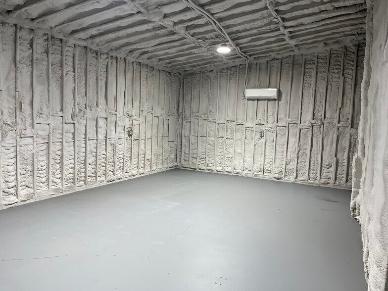 More Photos Of 5504 Forest Hill Dr, Fort Worth Warehouse For Sale