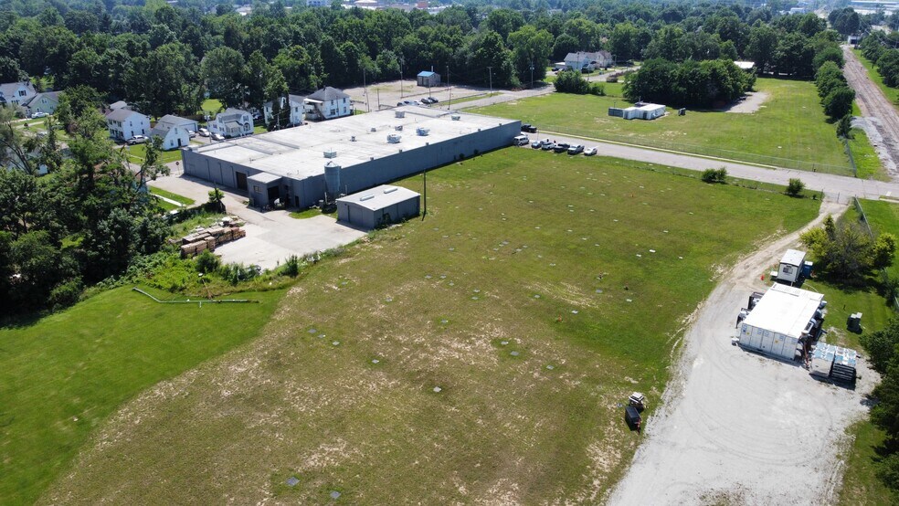More Photos Of 309 N Prospect St, Sturgis Light Manufacturing For Sale