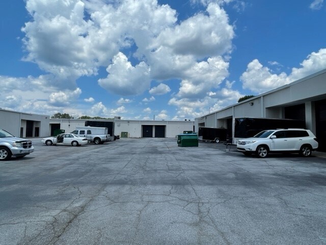 More Photos Of 561 Thornton Rd, Lithia Springs Unknown For Lease