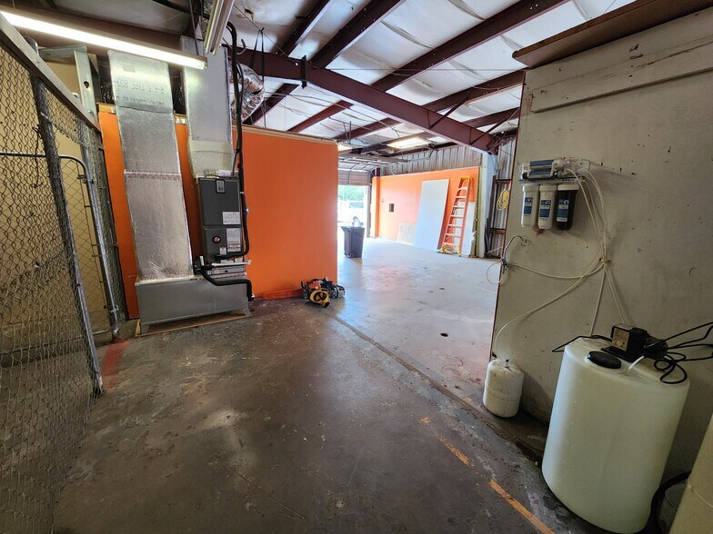 More Photos Of 17910 41 Hwy N, Lutz Industrial For Lease