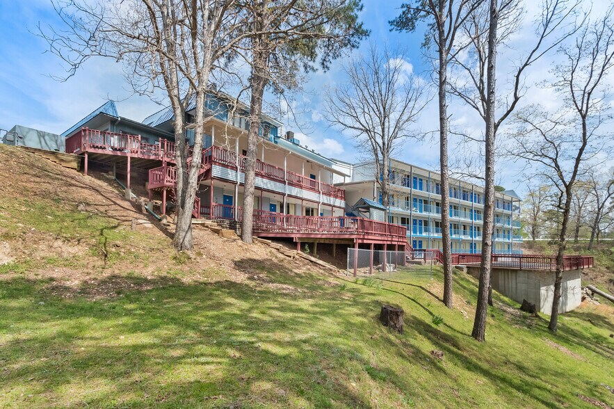 More Photos Of 110 Huntsville Rd, Eureka Springs Hotel For Sale