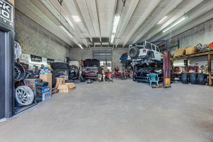 More Photos Of 2760 W 3rd Ave, Hialeah Warehouse For Sale