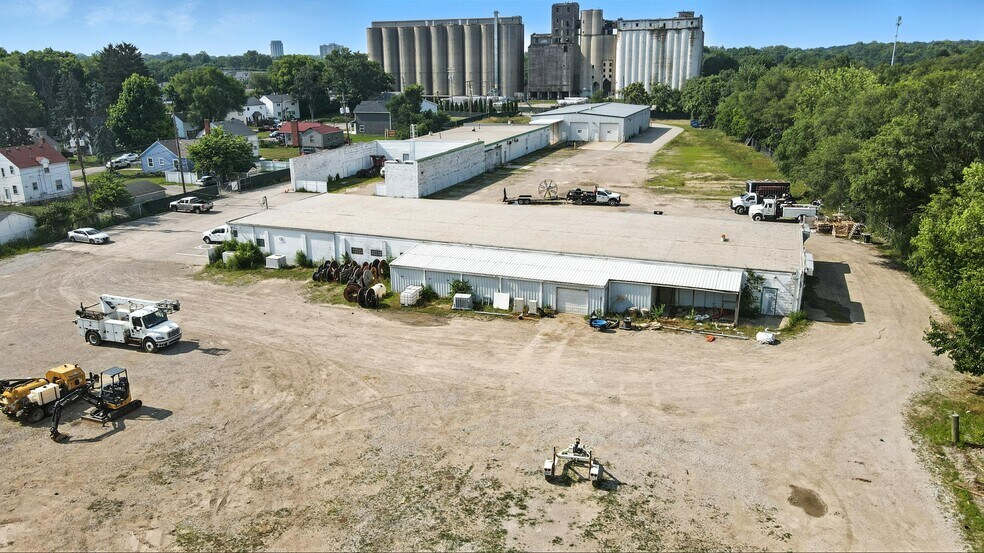 More Photos Of 2000 E Fulton St, Columbus Warehouse For Lease