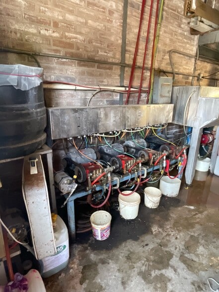 More Photos Of 226 Bremond St, Hempstead Carwash For Sale