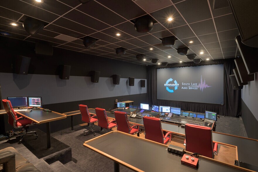 More Photos Of 217-277 S Lake St, Burbank Light Manufacturing For Sale