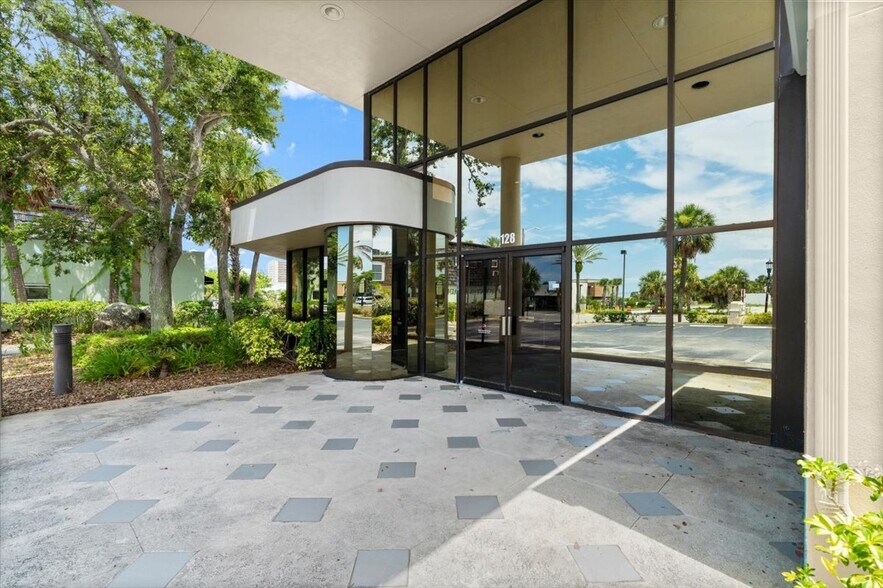 More Photos Of 128 E Granada Blvd, Ormond Beach Medical For Sale