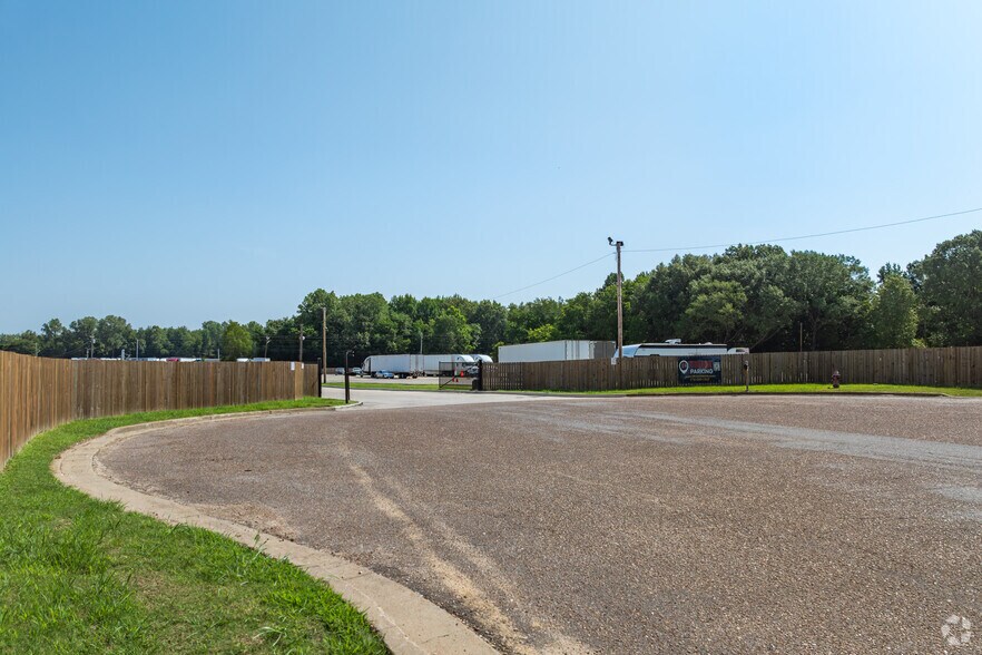 More Photos Of 6860 Stateline Rd, Olive Branch Land For Lease