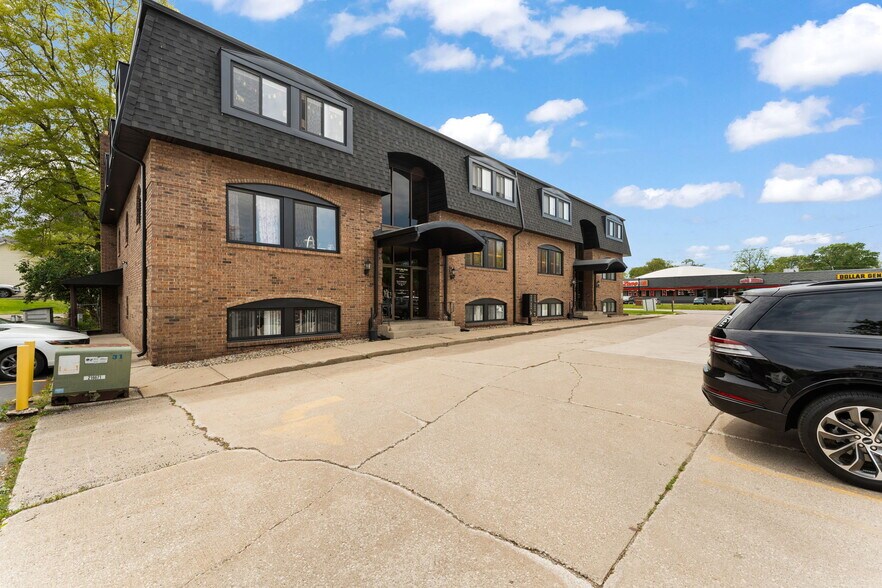 More Photos Of 250 N Main St, Crown Point Office For Sale