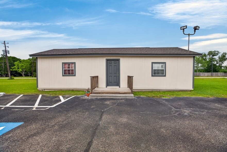 More Photos Of 11141 N Avenue L, La Porte Religious Facility For Sale