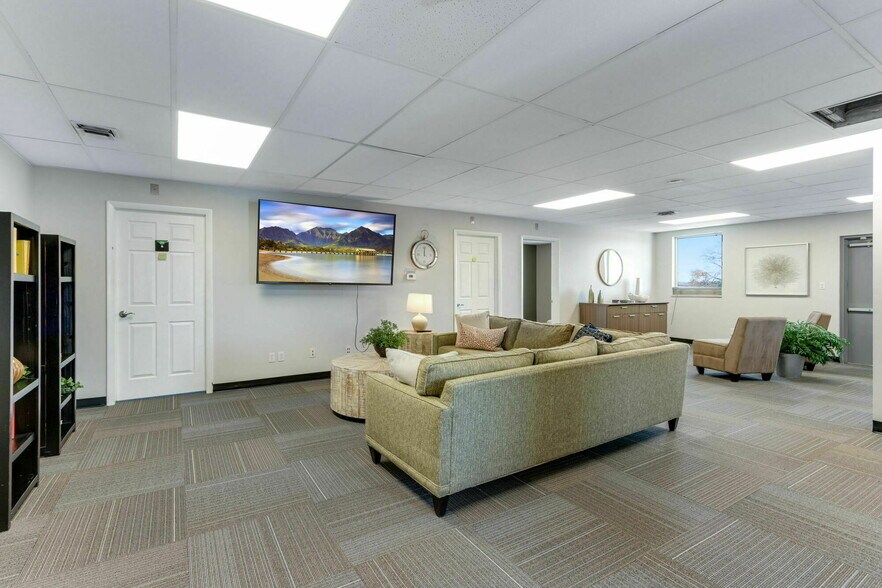 More Photos Of 2140 S Holly St, Denver Office For Lease