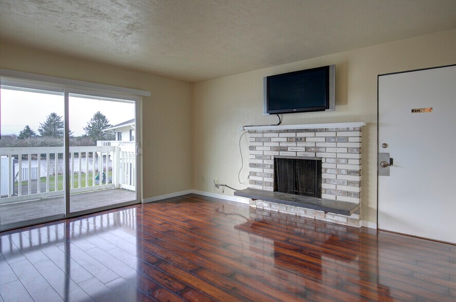 More Photos Of 1031 Discovery Ave SE, Ocean Shores Apartments For Sale